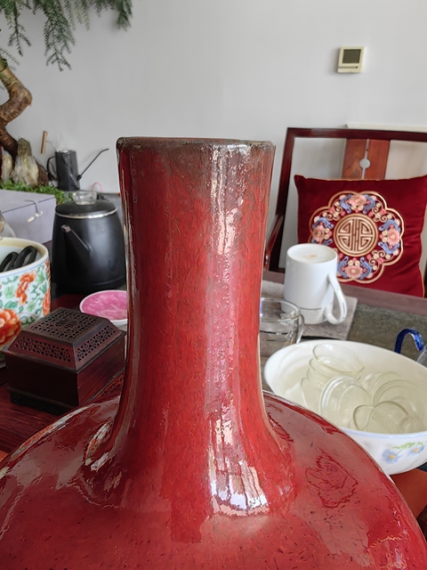 古玩陶瓷紅釉瓶真品鑒賞圖