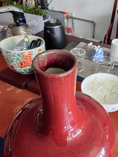古玩陶瓷紅釉瓶真品鑒賞圖