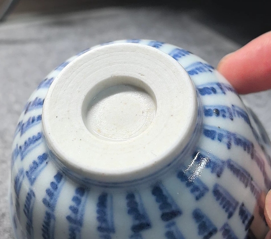 古玩陶瓷梵字紋青花盤真品鑒賞圖