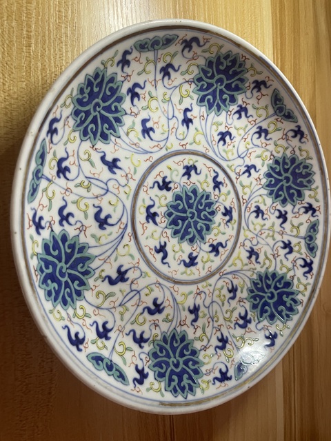古玩陶瓷青花加彩花卉紋盤真品鑒賞圖