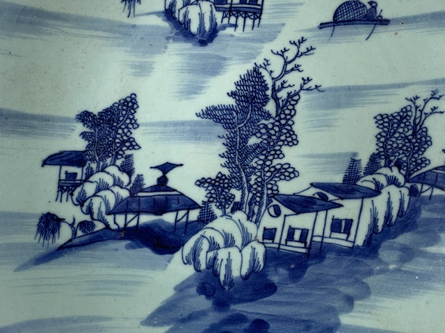 古玩陶瓷清中期·豆青釉青花山水人物紋大盤拍賣,當(dāng)前價(jià)格101元