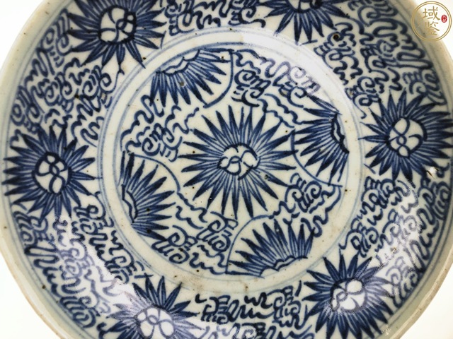 古玩陶瓷清中期·青花太陽花紋盤真品鑒賞圖