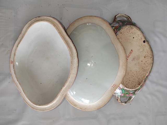 古玩陶瓷人物花鳥蝶紋廣彩神龕恭盒真品鑒賞圖