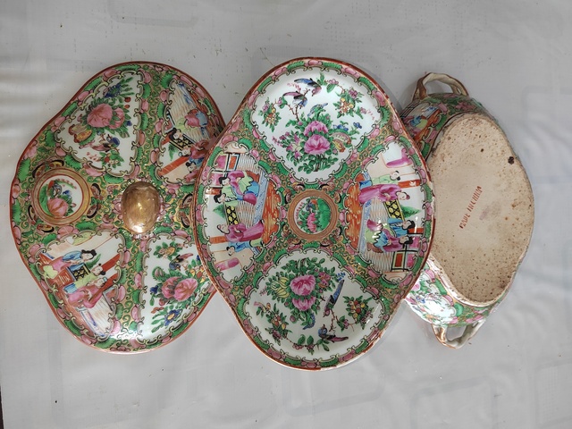 古玩陶瓷人物花鳥蝶紋廣彩神龕恭盒真品鑒賞圖