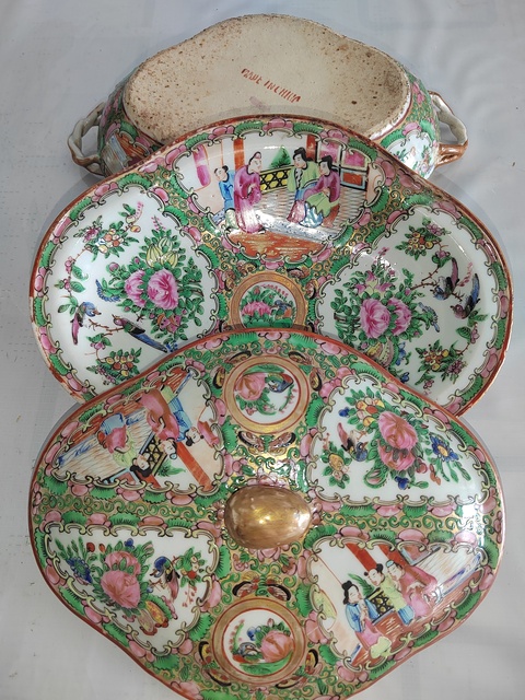 古玩陶瓷人物花鳥蝶紋廣彩神龕恭盒真品鑒賞圖