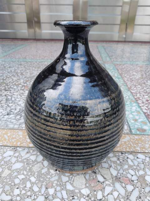 古玩陶瓷黑釉旋紋瓶真品鑒賞圖