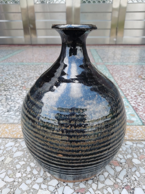 古玩陶瓷黑釉旋紋瓶真品鑒賞圖