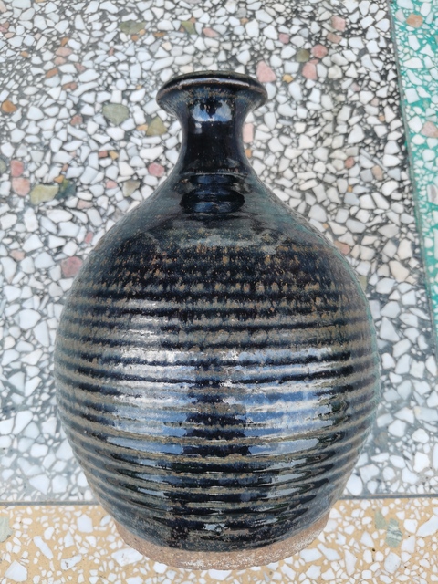 古玩陶瓷黑釉旋紋瓶真品鑒賞圖