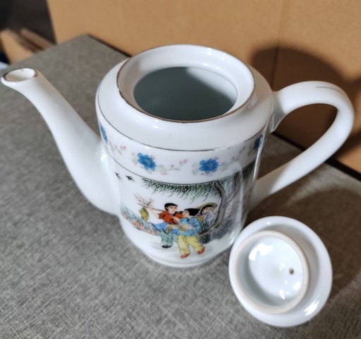 古玩陶瓷人物執壺真品鑒賞圖