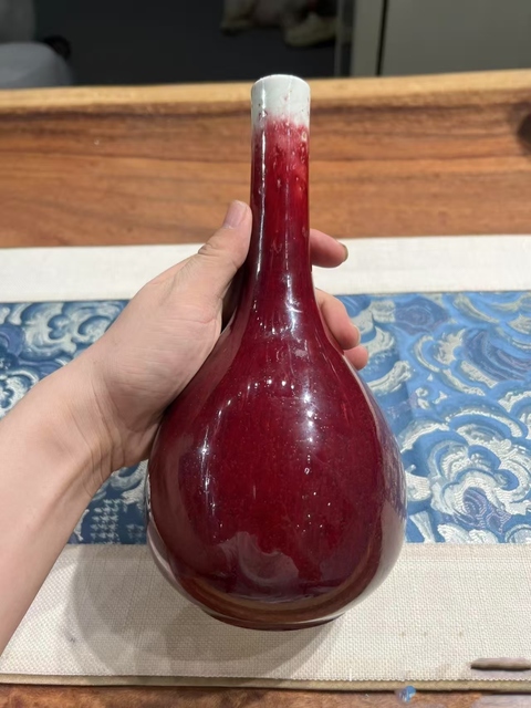 古玩陶瓷紅釉膽瓶真品鑒賞圖