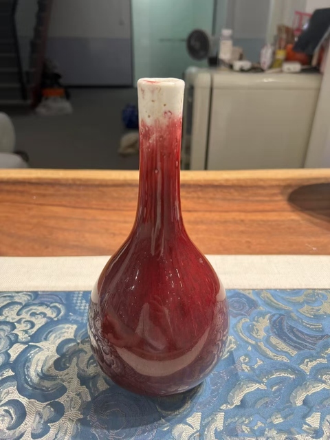 古玩陶瓷紅釉膽瓶真品鑒賞圖