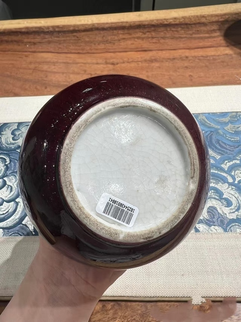 古玩陶瓷紅釉膽瓶真品鑒賞圖