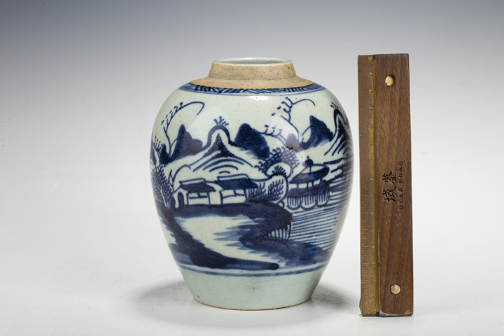 古玩陶瓷清乾隆·青花山水人物紋罐真品鑒賞圖