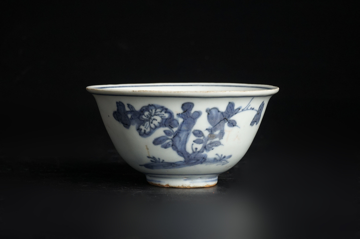 古玩陶瓷明晚期·青花花卉紋碗真品鑒賞圖