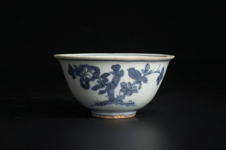 古玩陶瓷明晚期·青花花卉紋碗真品鑒賞圖