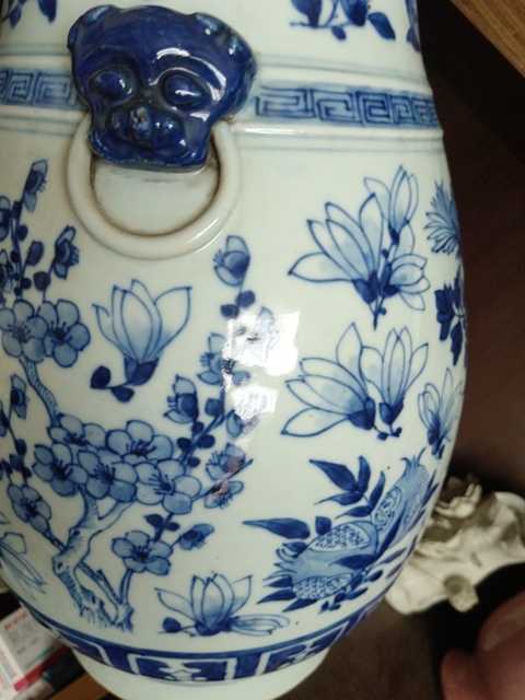 古玩陶瓷青花花卉紋獅耳琵琶尊真品鑒賞圖