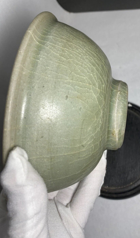 古玩陶瓷龍泉窯青釉碗真品鑒賞圖