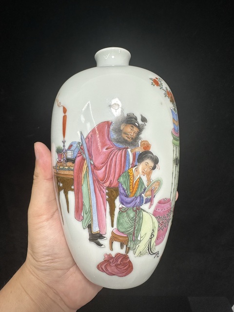 古玩陶瓷琺瑯彩人物故事瓶真品鑒賞圖