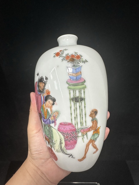 古玩陶瓷琺瑯彩人物故事瓶真品鑒賞圖