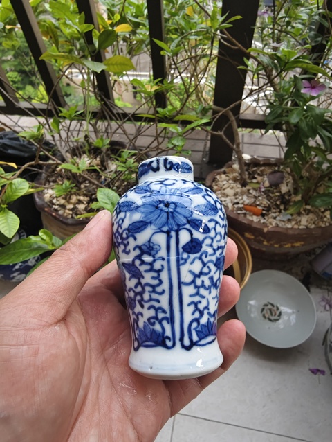 古玩陶瓷康熙青花花卉紋手把瓶拍賣,當前價格388元