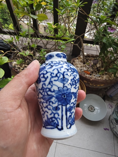 古玩陶瓷康熙青花花卉紋手把瓶拍賣,當前價格388元
