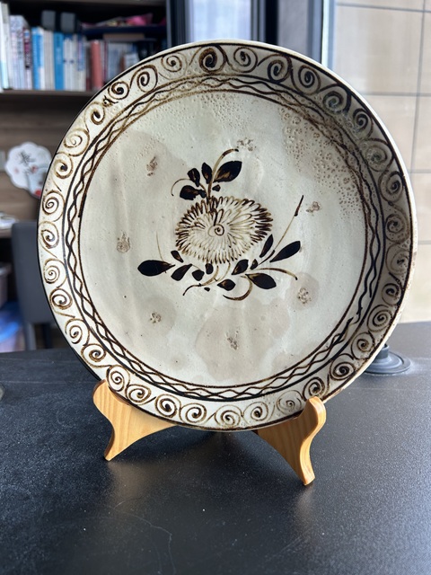 古玩陶瓷磁州窯白地黑花菊紋盤真品鑒賞圖