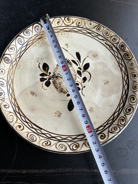 古玩陶瓷磁州窯白地黑花菊紋盤真品鑒賞圖