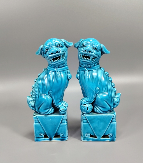 古玩陶瓷孔雀藍(lán)釉獅子擺件真品鑒賞圖