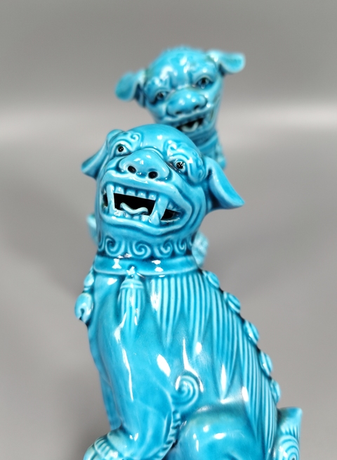 古玩陶瓷孔雀藍(lán)釉獅子擺件真品鑒賞圖