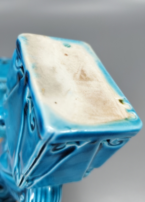 古玩陶瓷孔雀藍(lán)釉獅子擺件真品鑒賞圖