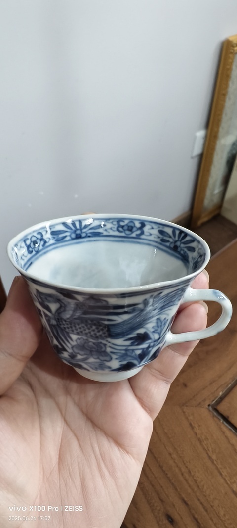 古玩陶瓷鳳紋青花杯真品鑒賞圖