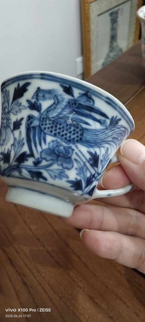 古玩陶瓷鳳紋青花杯真品鑒賞圖