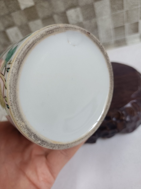 古玩陶瓷粉彩花卉紋筆筒真品鑒賞圖