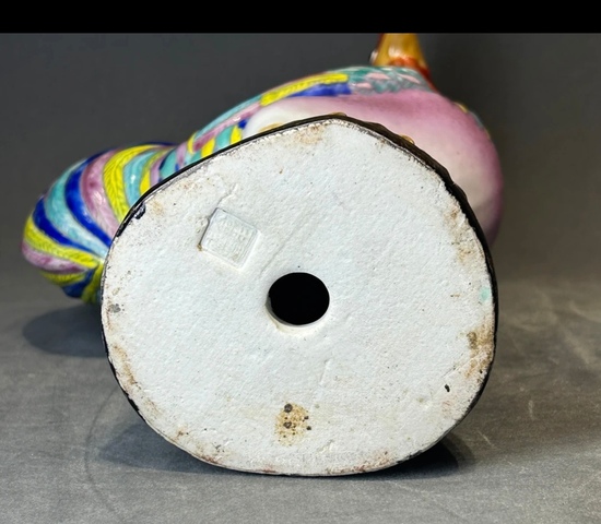 古玩陶瓷粉彩大雞塑像真品鑒賞圖