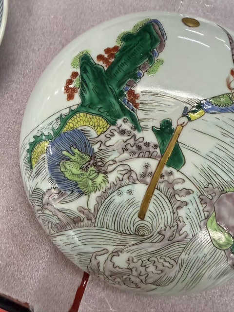 古玩陶瓷五彩蓋盒真品鑒賞圖
