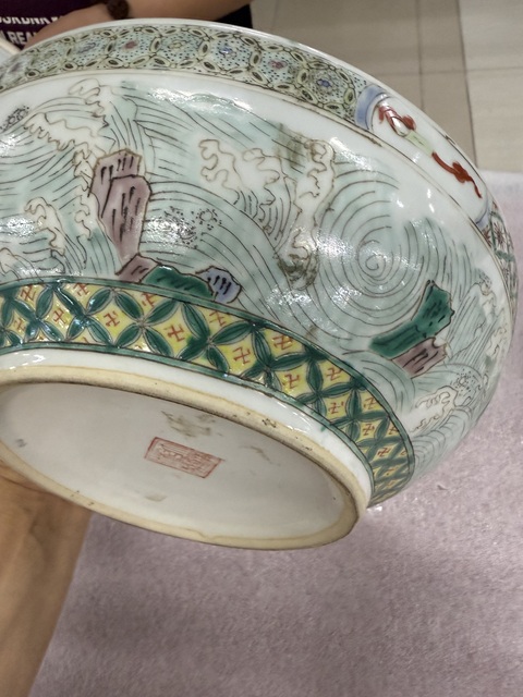 古玩陶瓷五彩蓋盒真品鑒賞圖