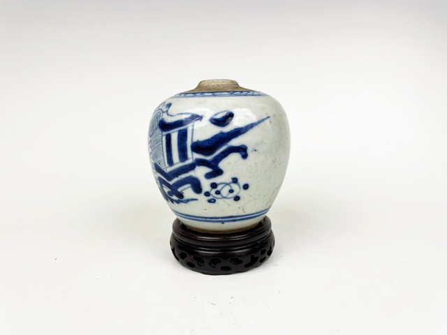 古玩陶瓷清中期·青花花卉罐拍賣,當(dāng)前價格0元