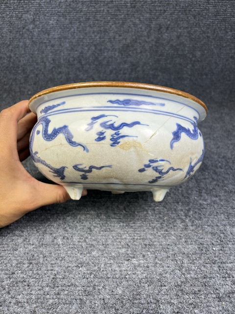 古玩陶瓷康熙青花雙龍戲珠紋三足羅漢爐真品鑒賞圖