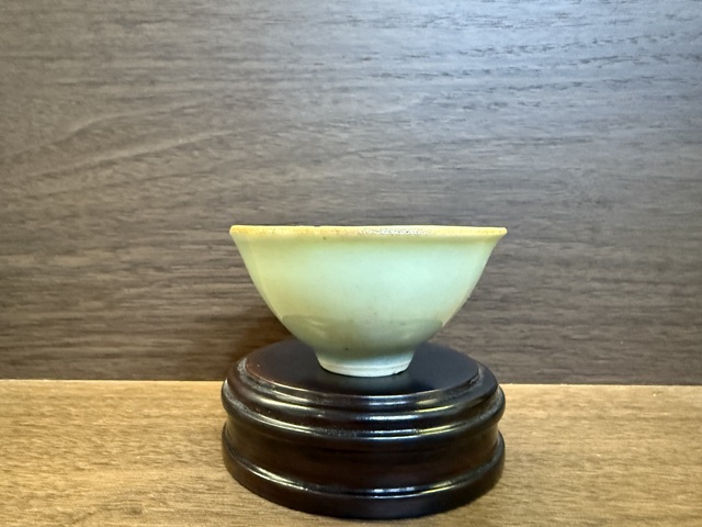 古玩陶瓷清中期豆青釉茶杯拍賣,當(dāng)前價(jià)格188元