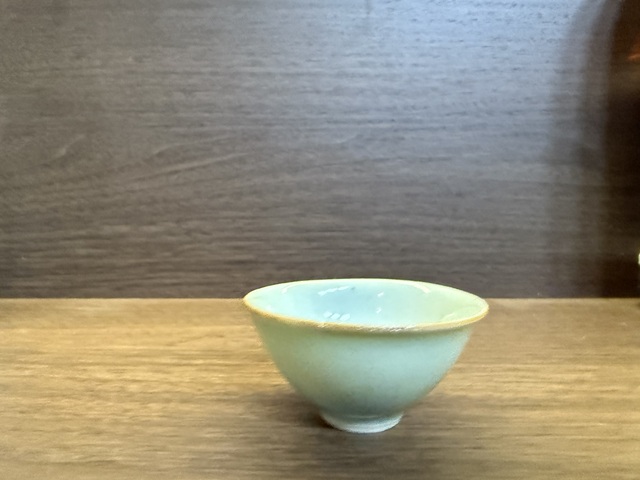 古玩陶瓷清中期豆青釉茶杯拍賣,當(dāng)前價(jià)格188元