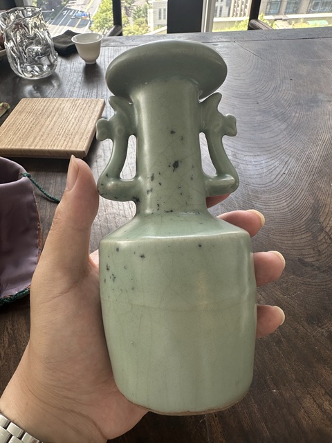 古玩陶瓷龍泉青瓷鳳耳紙槌瓶真品鑒賞圖