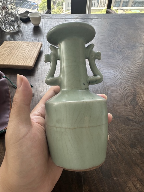 古玩陶瓷龍泉青瓷鳳耳紙槌瓶真品鑒賞圖