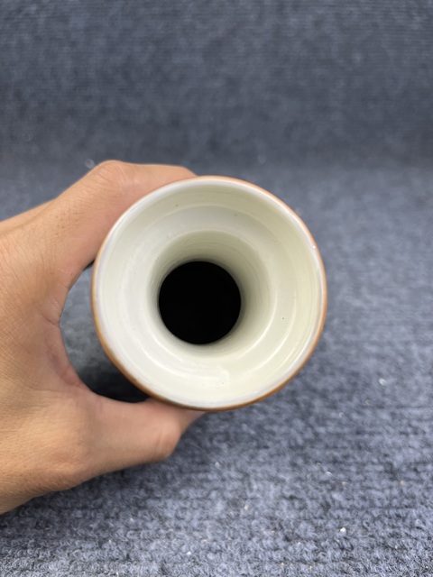 古玩陶瓷廣彩人物花鳥紋棒槌瓶拍賣,當前價格0元