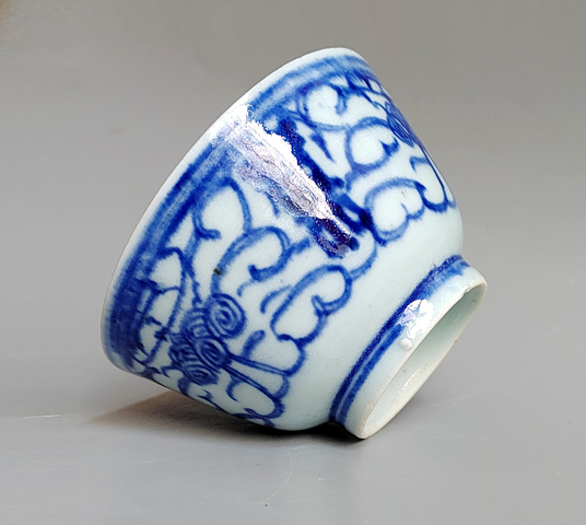 古玩陶瓷青花淡描花卉紋茶杯真品鑒賞圖
