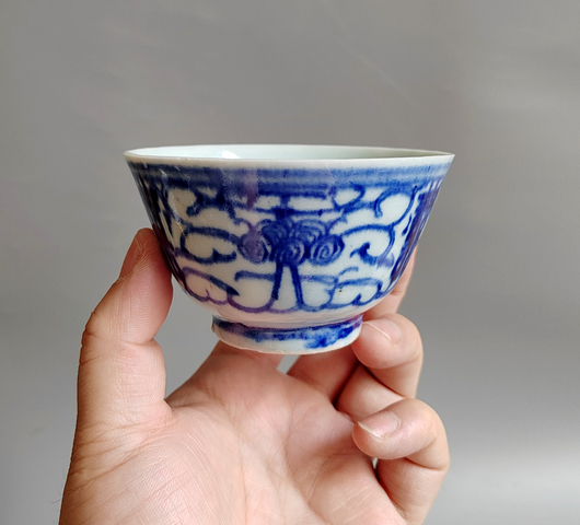 古玩陶瓷青花淡描花卉紋茶杯真品鑒賞圖