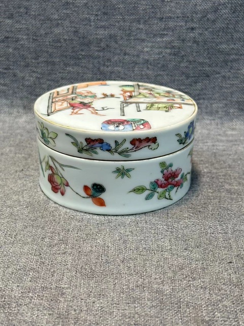 古玩陶瓷人物紋粉彩蓋盒真品鑒賞圖