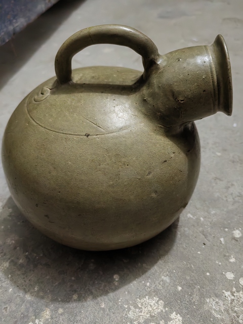 古玩陶瓷越窯青瓷虎子真品鑒賞圖