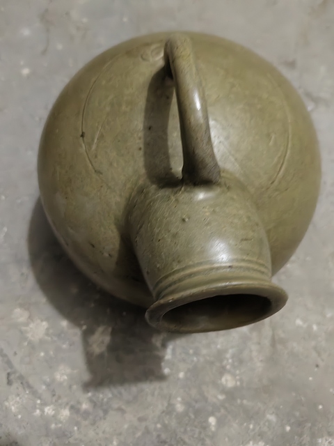 古玩陶瓷越窯青瓷虎子真品鑒賞圖