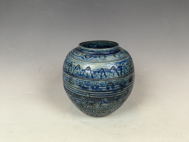 古玩陶瓷清中孔雀藍(lán)釉仿青銅紋蓋罐真品鑒賞圖
