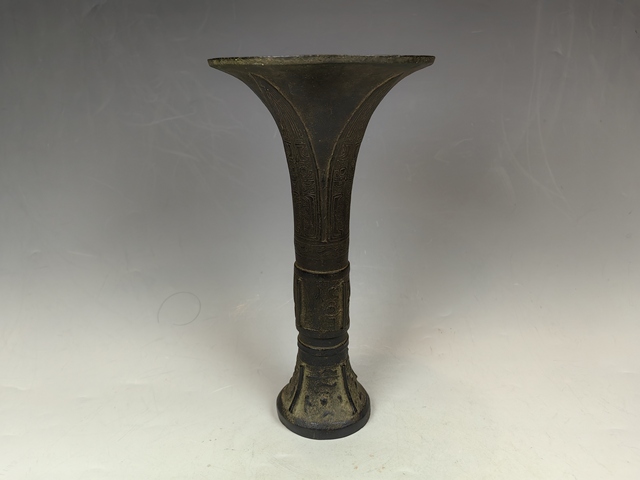 古玩銅器清仿商周饕餮紋銅花觚真品鑒賞圖